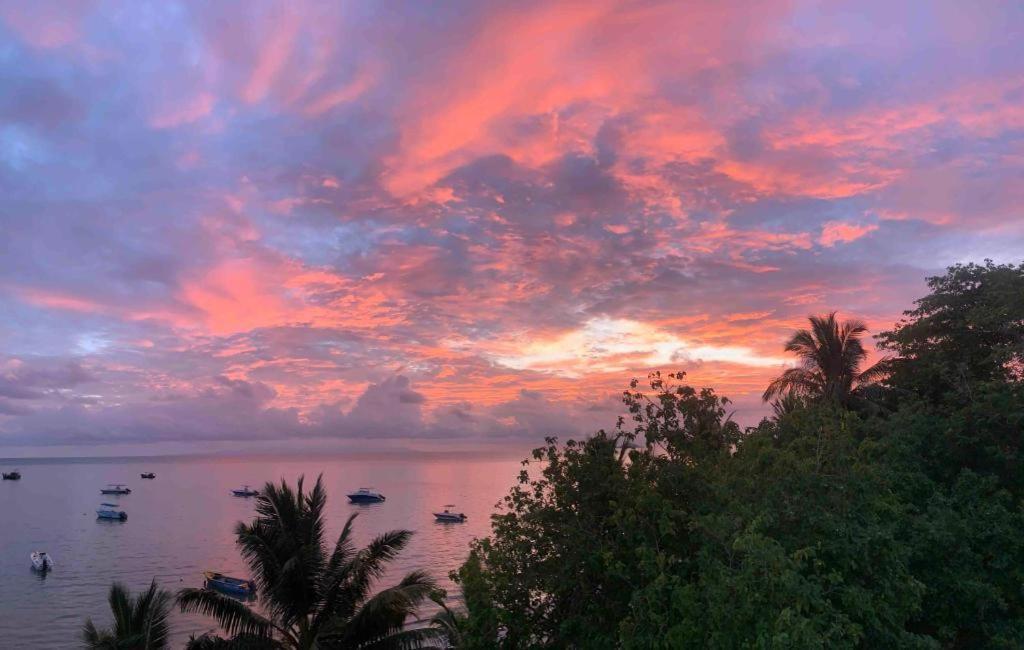 Diamond Plaza Hotel Grand Anse  ภายนอก รูปภาพ