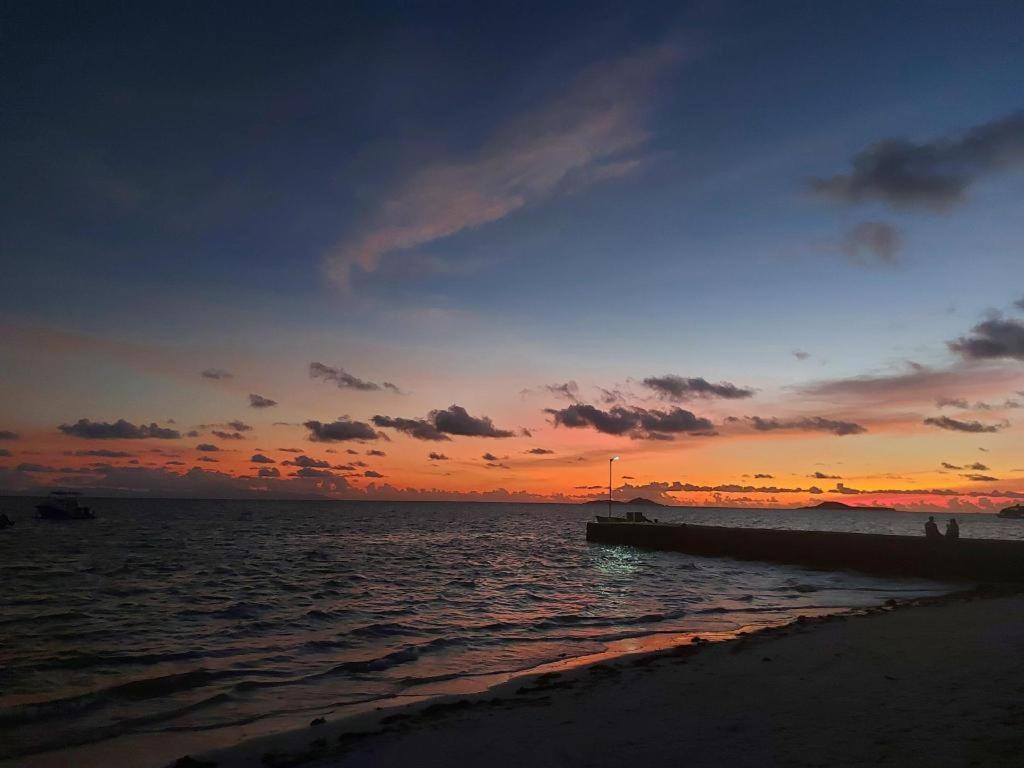 Diamond Plaza Hotel Grand Anse  ภายนอก รูปภาพ